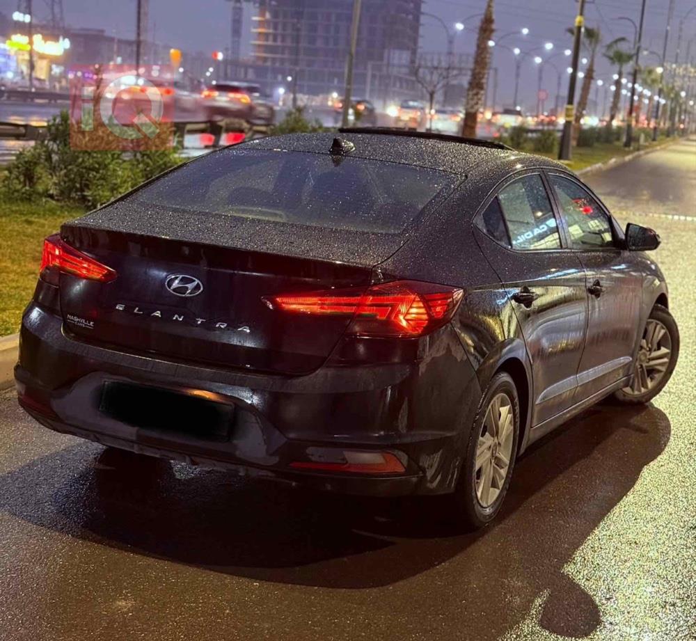 هیوندای ئەلەنترا